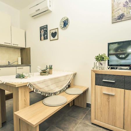 Apartment Snjezana-2 By Interhome Карлобаг Экстерьер фото
