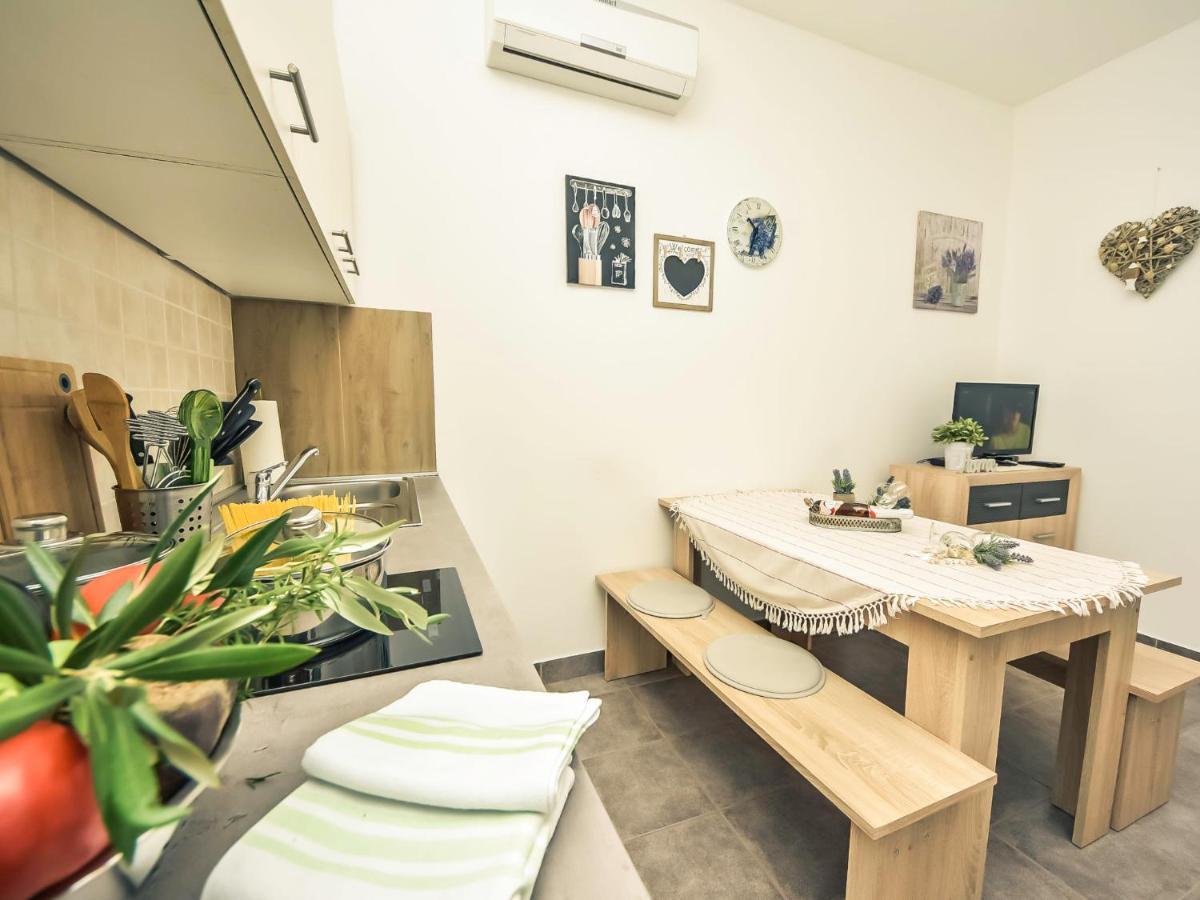 Apartment Snjezana-2 By Interhome Карлобаг Экстерьер фото