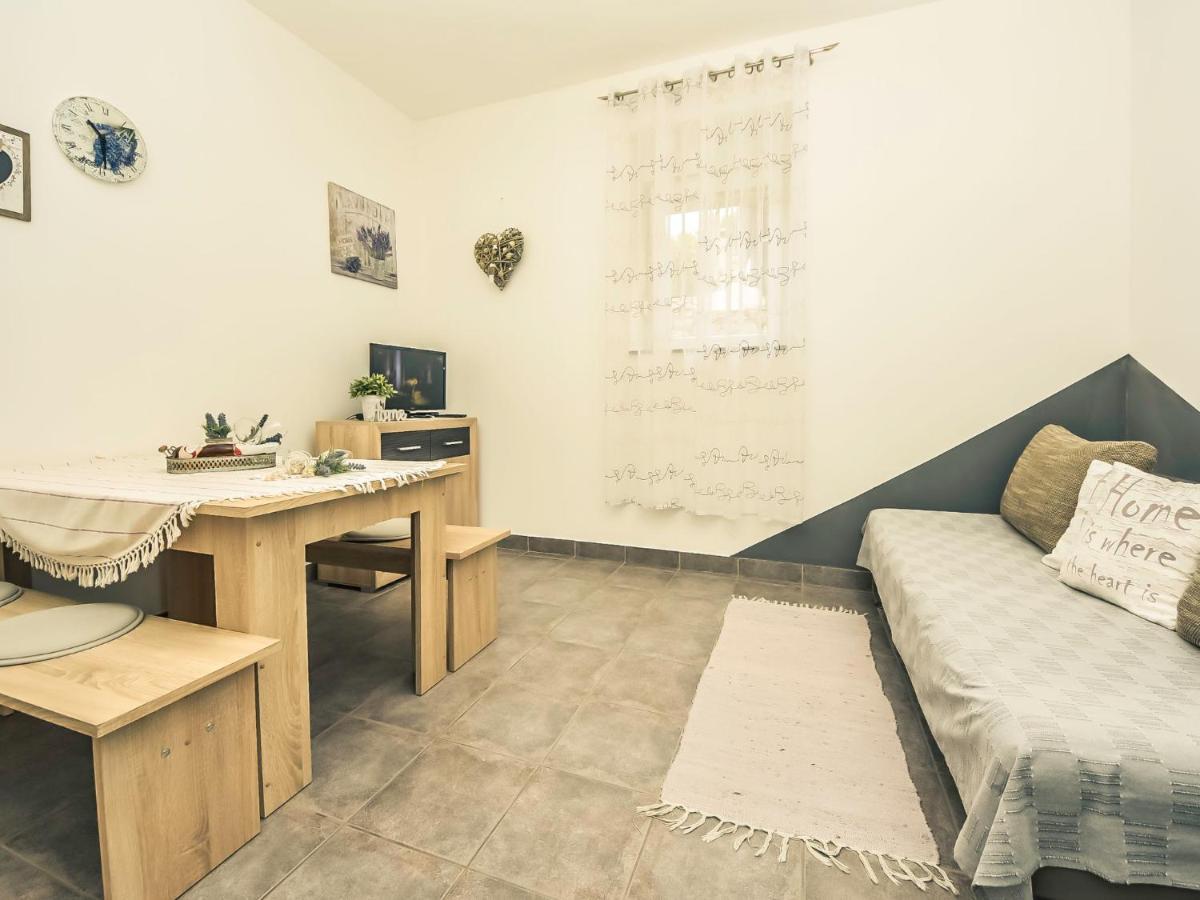 Apartment Snjezana-2 By Interhome Карлобаг Экстерьер фото